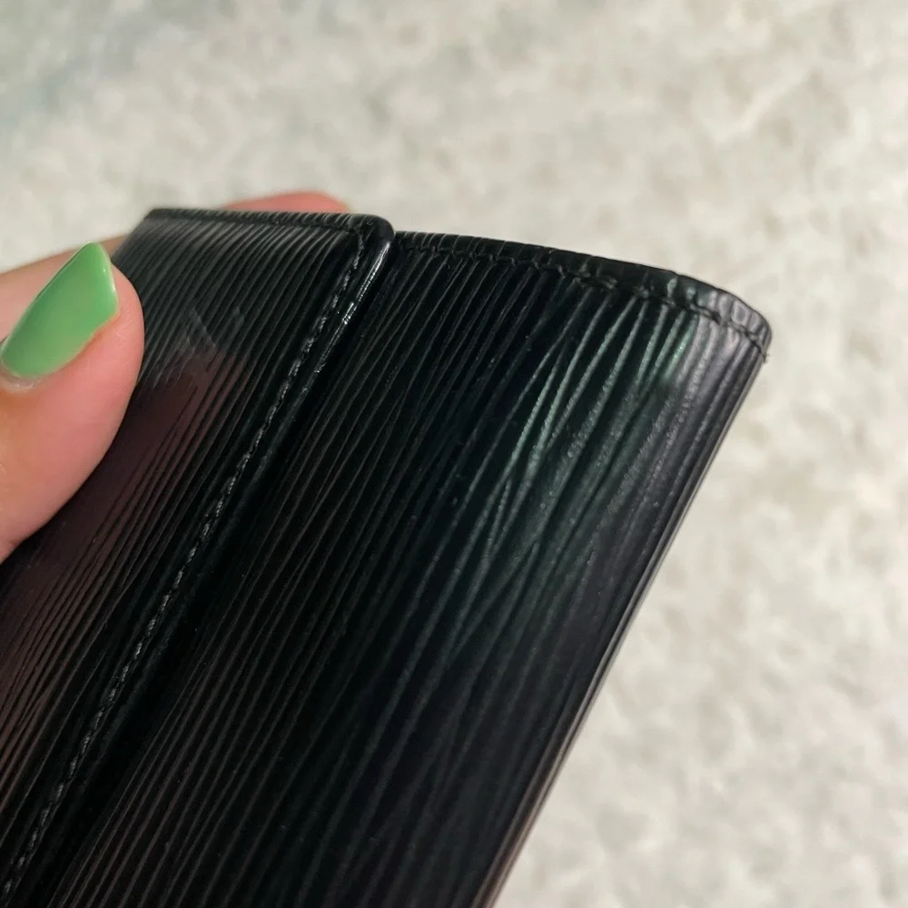 Louis Vuitton Black Epi Elise Trifold Wallet 🖤 - Picture 8 of 17